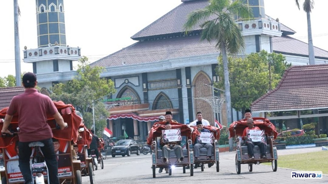 Becak listrik melayani transportasi ramah lingkungan peserta Muktamar NU di Jombang Jawa Timur